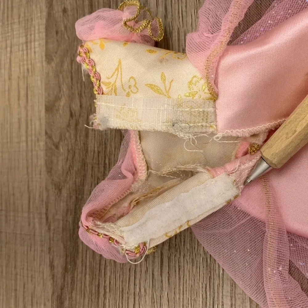 Princess Barbie Pink Dress and Brush 1999 Mattel #23474‎